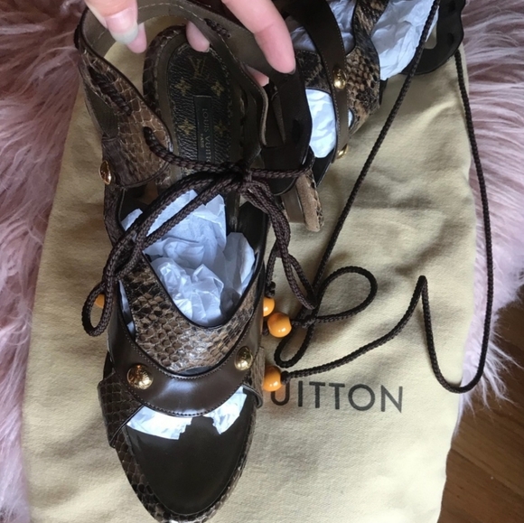 Louis Vuitton Suede/Snake Skin Lace up Heels - Picture 8 of 9